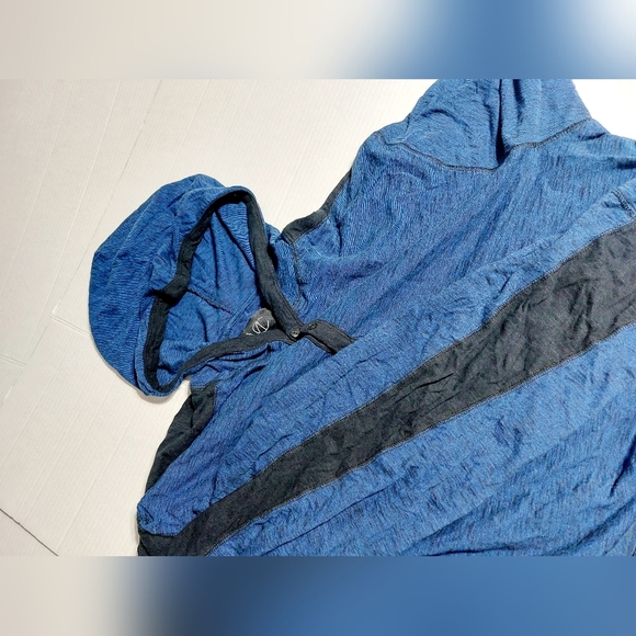 ⭐️3/$15 Modern Culture 4X Long Sleeve 100% Cotton Blue and Black Hooded Shirt - Picture 5 of 10